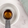 Faire un gommage des lèvres au miel