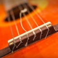 Remplacement des cordes d'une guitare classique