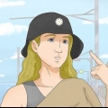 Porter un chapeau de seau
