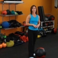 Faites des exercices de médecine-ball pour votre dos