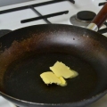 Côtelette de porc rôtie sur le poêle
