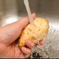 Cuisson des ignames sur la cuisinière