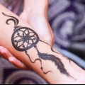 Prendre soin d'un tatouage au henné