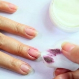 Comment réparer un ongle fendu