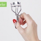 Utiliser un recourbe-cils