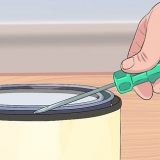 Diluant la peinture au latex