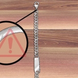 Identifier les bijoux en platine et en argent