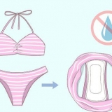 Nager pendant vos règles avec un pansement