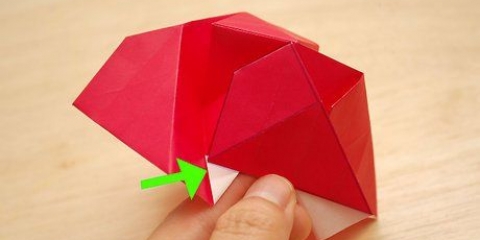 Comment plier une rose en papier