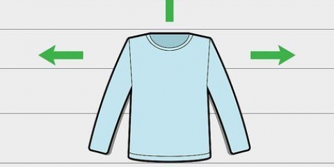 Plier une chemise à manches longues ou une chemise