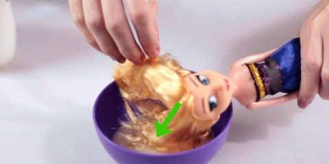 Démêler et adoucir les cheveux de poupée