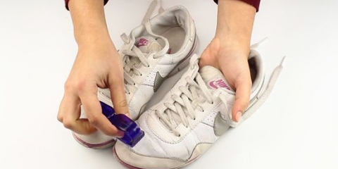Nettoyer des chaussures en cuir blanc