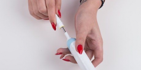 Enlever la saleté noire d'un philips sonicare