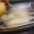 Faire un gâteau avec un mélange à gâteau sans oeufs ni huile